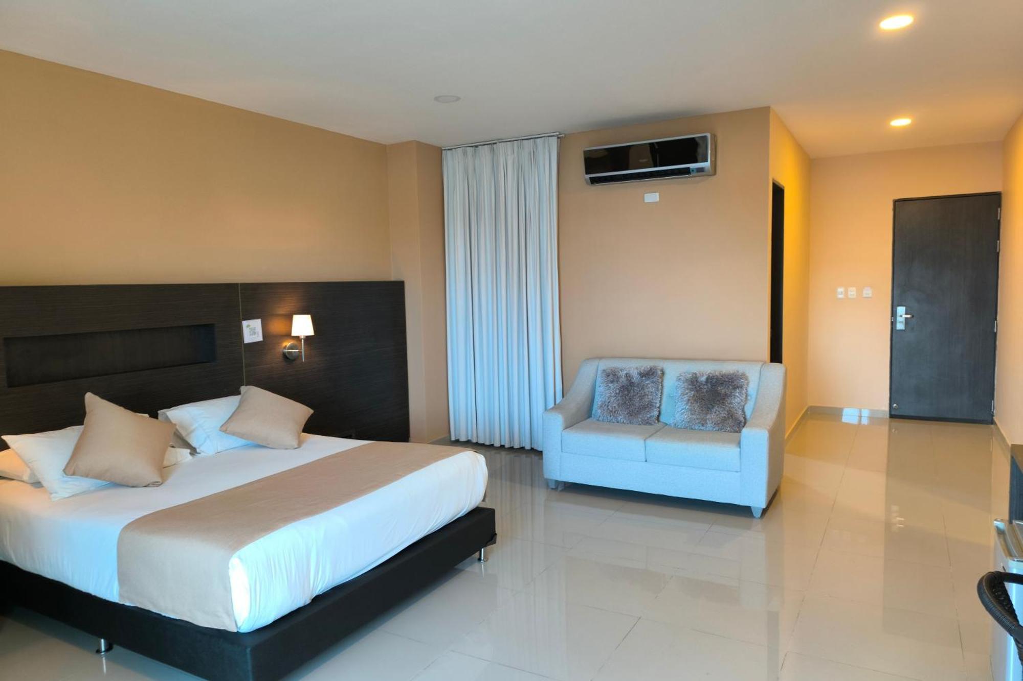 Hotel Quarta Avenida Монтерія Екстер'єр фото