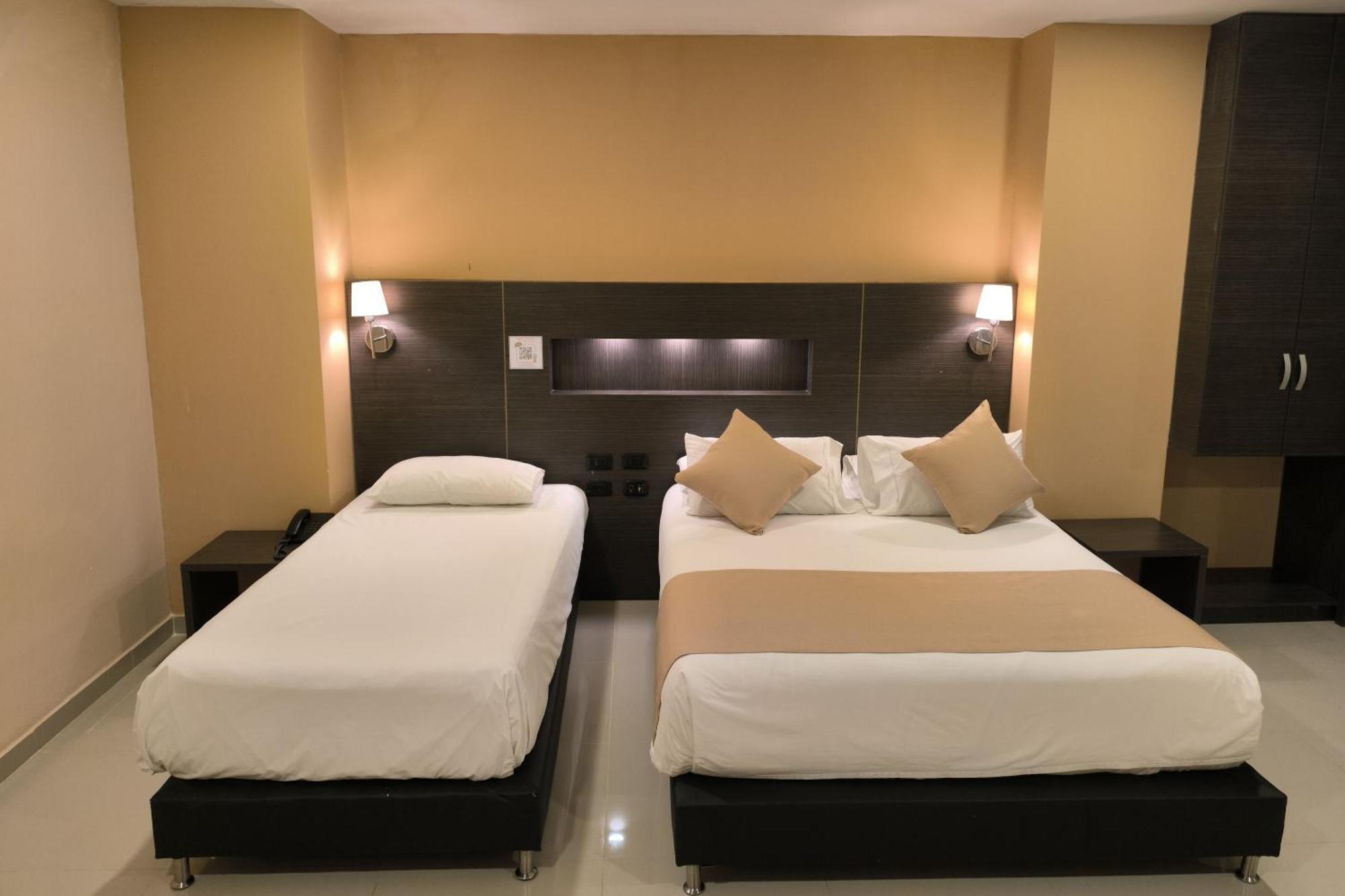 Hotel Quarta Avenida Монтерія Екстер'єр фото